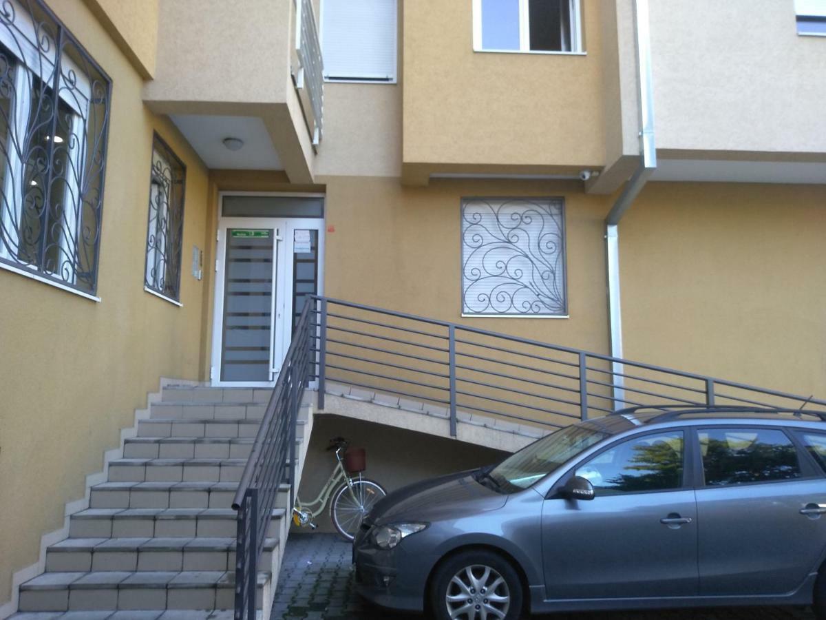 Apartman Marina Sa Garazom Нови-Сад Экстерьер фото