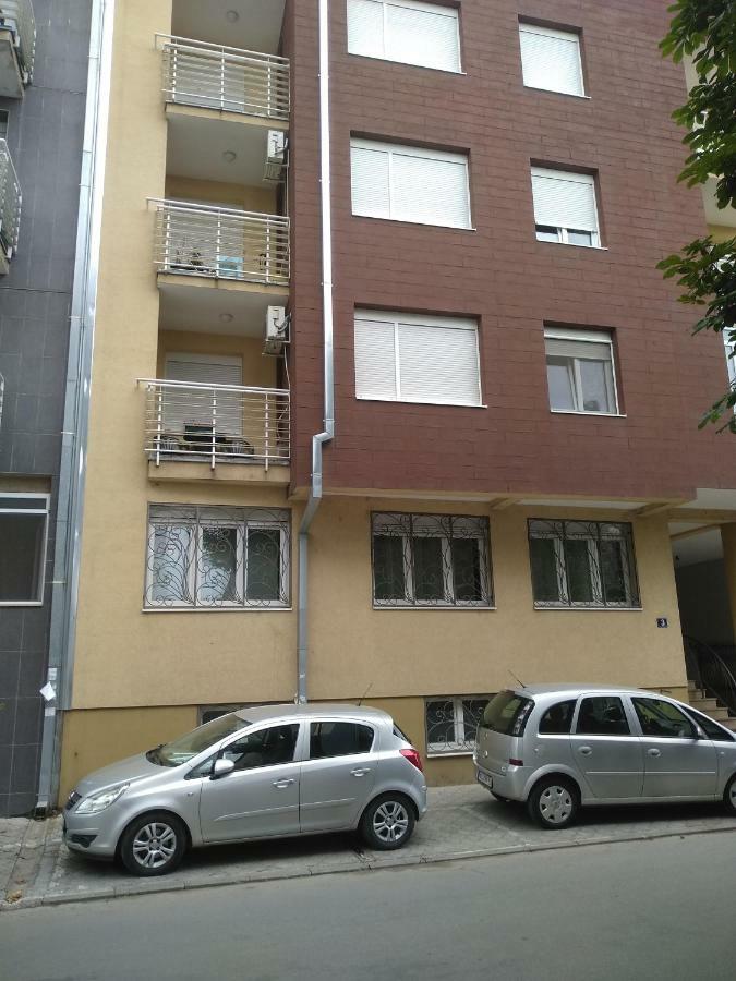 Apartman Marina Sa Garazom Нови-Сад Экстерьер фото